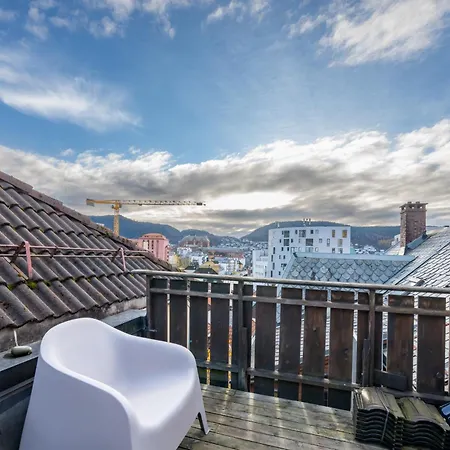 Center With Teracce Apartment